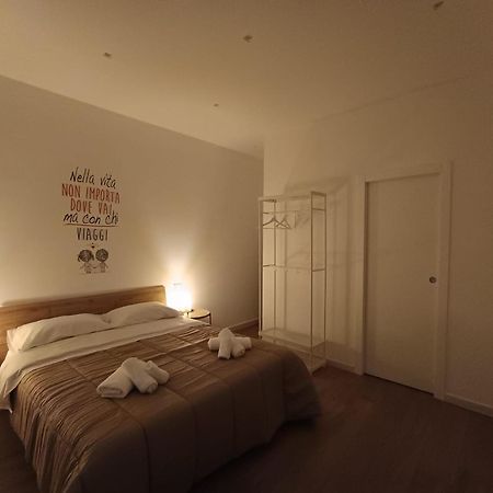 Ferienwohnung Dimora Crispi 70 Bari Exterior foto