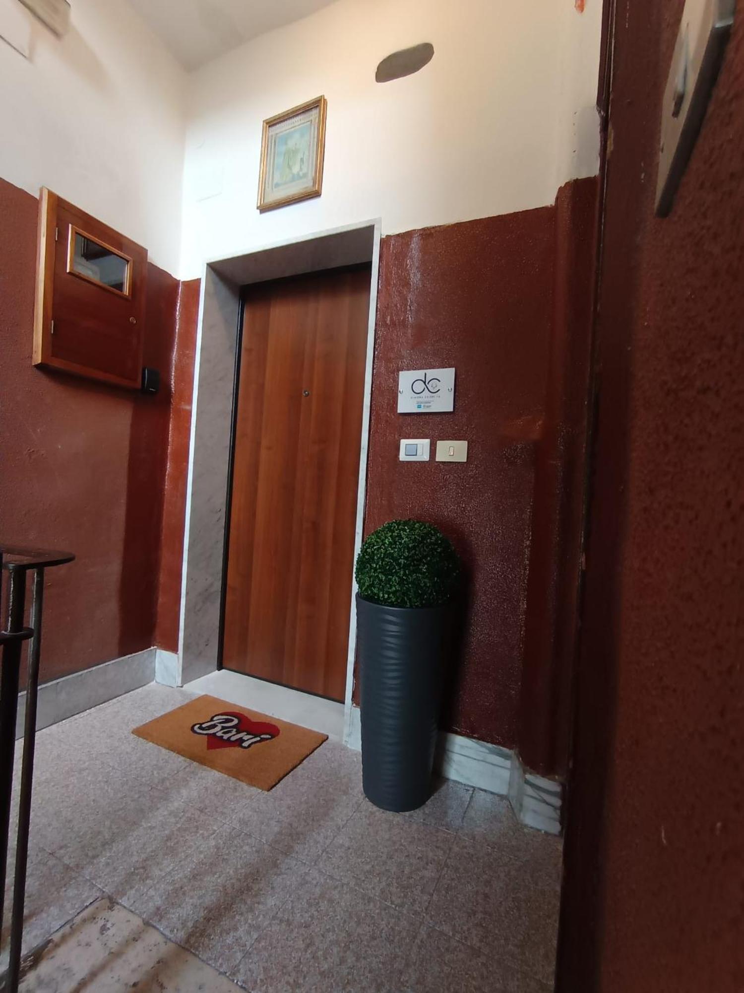 Ferienwohnung Dimora Crispi 70 Bari Exterior foto