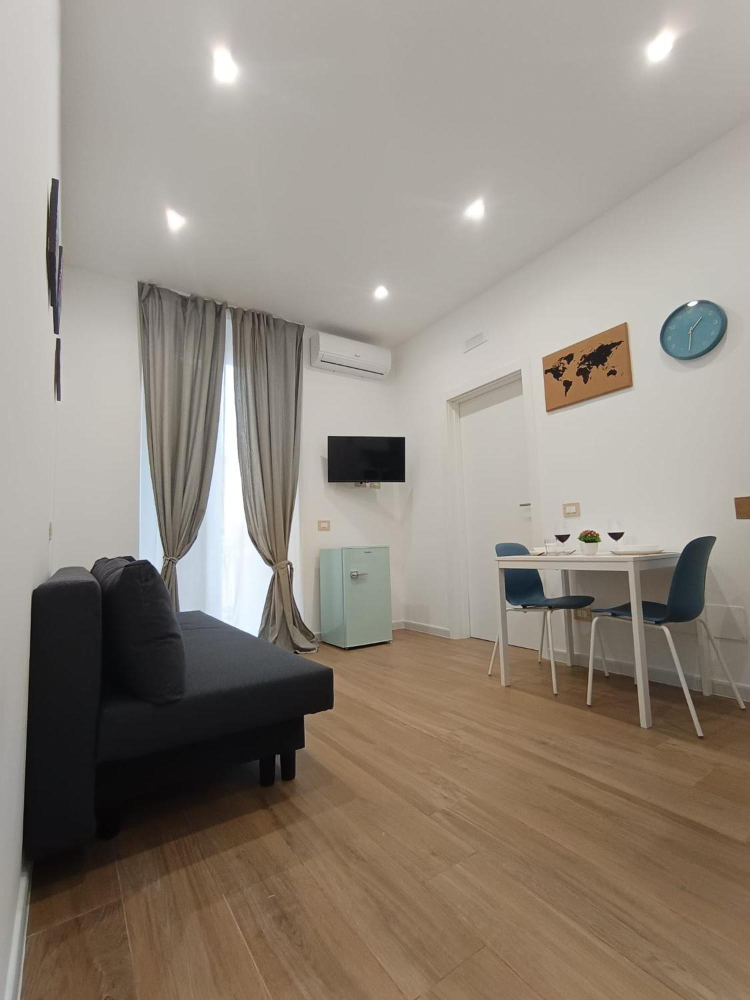 Ferienwohnung Dimora Crispi 70 Bari Exterior foto